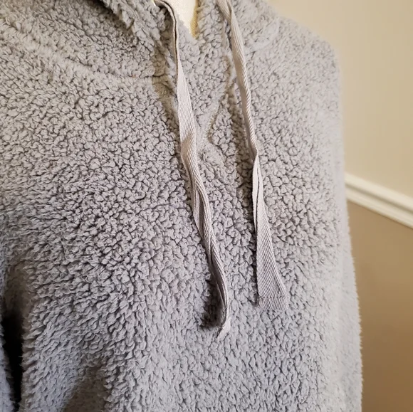 HIPPIE ROSE | Women's gray pullover sherpa hoodie sweater. - Picture 5 of 8